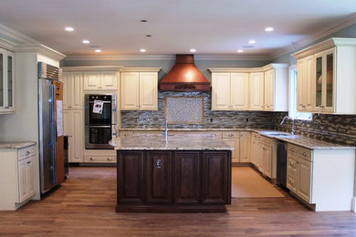 Kitchen - kitchen idea in Boston
