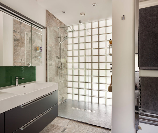 Contemporary Bathroom by Penton Architects