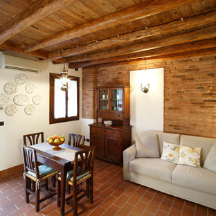 Diseño de diseño residencial de estilo de casa de campo pequeño