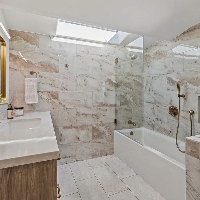 Example of a minimalist bathroom design in San Francisco