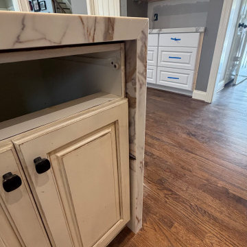Custom Kitchen Countertops – Miter Edge & Waterfall