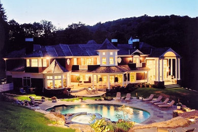 Craftsman exterior home idea in New York