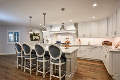 Example of a kitchen design in Tampa