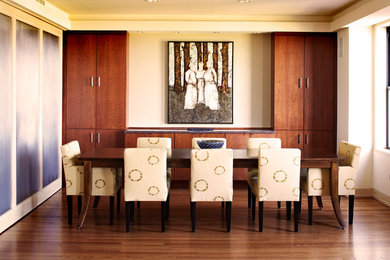Inspiration for a transitional dining room remodel in Chicago