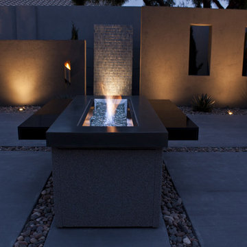 OUTDOOR LIVING