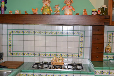 Design ideas for a country kitchen in Naples.