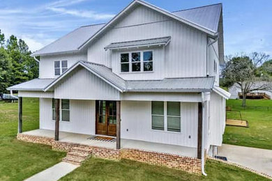 Inspiration for an exterior home remodel in Birmingham