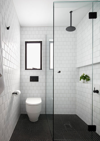 斯堪的纳维亚浴室由smarterBATHROOMS +