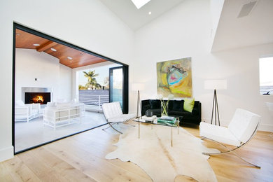 Design ideas for a contemporary home in Orange County.