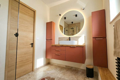 Exemple d'une salle de bain tendance.