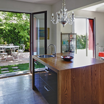 UO HOUSE