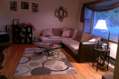 Elegant family room photo in Chicago