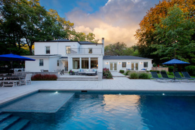 Example of a classic home design design in Grand Rapids