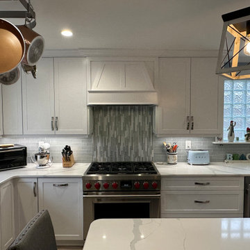 Showplace EVO Pendleton Kitchen in Simpli White- Perimeter, Hale Navy- Island