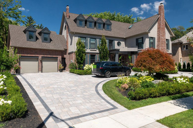 Exterior home idea in Toronto