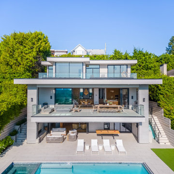 A Califonia Dream in West Vancouver Designed with NanaWall Glass Doors