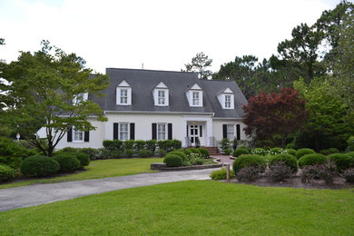 Elegant home design photo in Wilmington