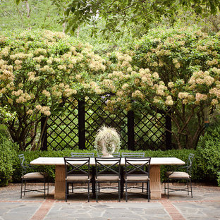 アトランタのトラディショナルスタイルのおしゃれなテラス・中庭 (天然石敷き、日よけなし) の写真