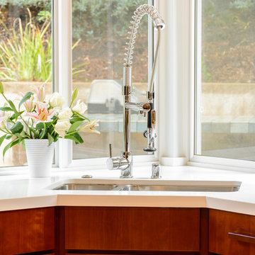 Modern Spacious Kitchen Remodel with Movable Island