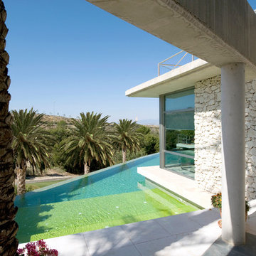 Residencia mediterránea sobre green de golf