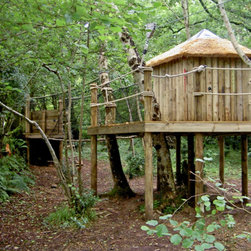 Amazing treehouse play area, nestled amongst the trees you feel at one with natu - Garden Playhouses