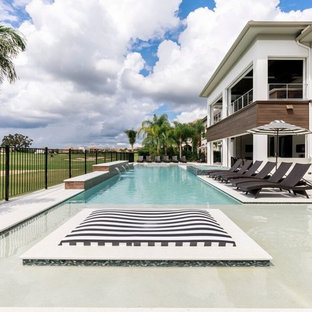 オーランドのコンテンポラリースタイルのおしゃれなプールの写真