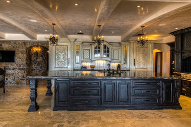 Inspiration for a timeless kitchen remodel in Phoenix