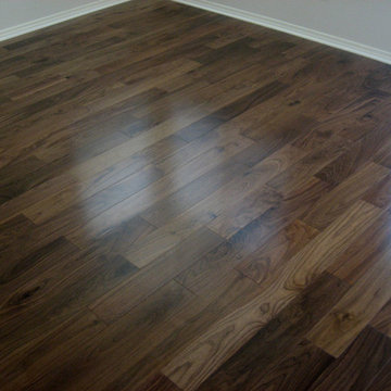 Walnut Natural Smooth Engineered Wood Floor