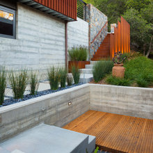 Retaining wall colour