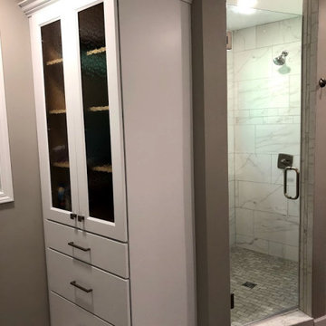 Traditional Black & White Master Bathroom