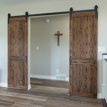 Door Style: Pendleton SP 275 | Species: Oak | Finish: Heron Plume