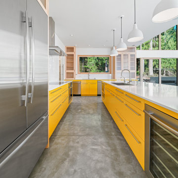 Striking Contemporary Custom Home in Grand Ridge