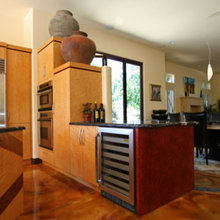 between kitchen and dining room