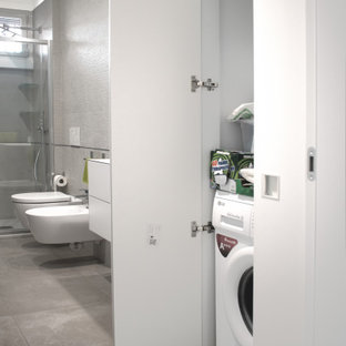 75+ Badezimmer mit integriertem Waschbecken und Wäscheaufbewahrung