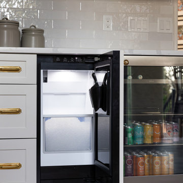 Timeless Chic: Elegant Neutral Kitchen