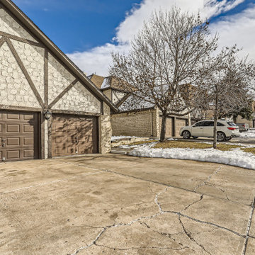 Resale - Estmoor Park Condo