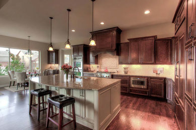 Example of a classic kitchen design in Denver