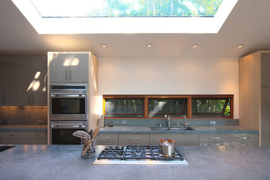 Home design - modern home design idea in Los Angeles