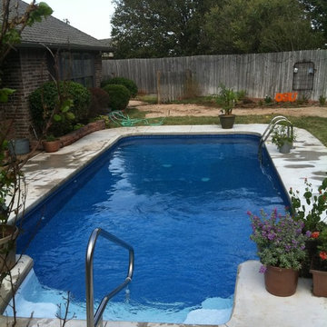 Polymer in-ground pool with vinyl liner