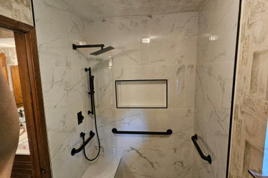 Sliding shower door - mid-sized sliding shower door idea in Houston