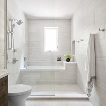 Lakehouse Bathroom