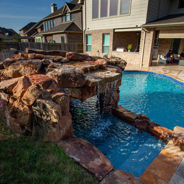 Pool with Grotto - Sugarland, TX