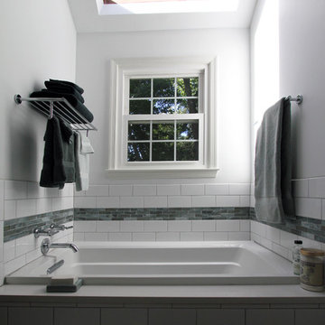 Sleek Soaking Tub Feature
