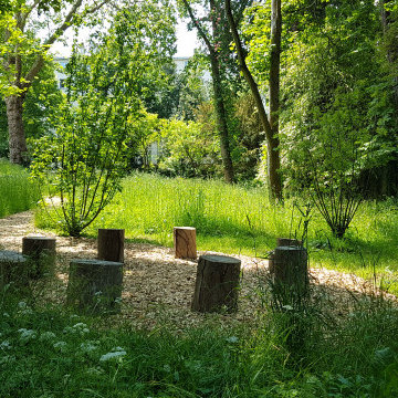 vue sur l'aire de repos de la Petite Vallée du parc