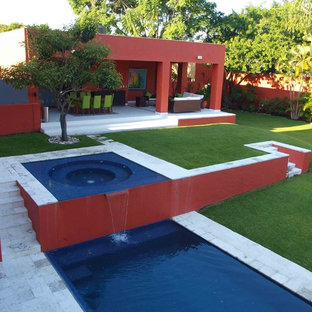 メキシコシティの長方形コンテンポラリースタイルのおしゃれな露天風呂・スパの写真