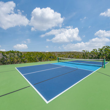 Transitional: 5,087 ft², 5 BR/5.5 BA/1 ST