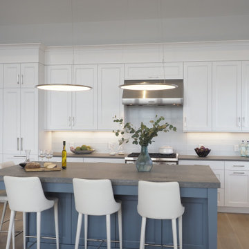 Luxury Beachfront Condo Kitchen