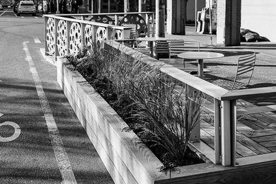 Deck - modern deck idea in Seattle