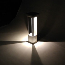 Photo Shoot-30" White Tower - Landscape Lighting
