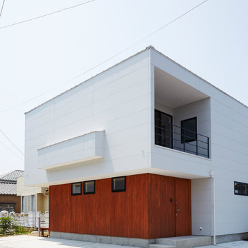 HOUSE / H #1